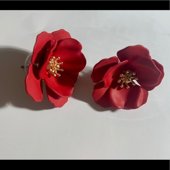 Red flower earrings - Picture 3 of 7